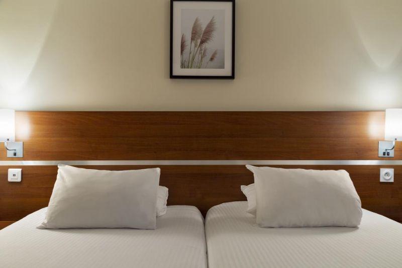 Comfort Hotel Aeroport Lyon St Exupery (Ex. Kyriad Lyon Aeroport Saint Exupery) 3*