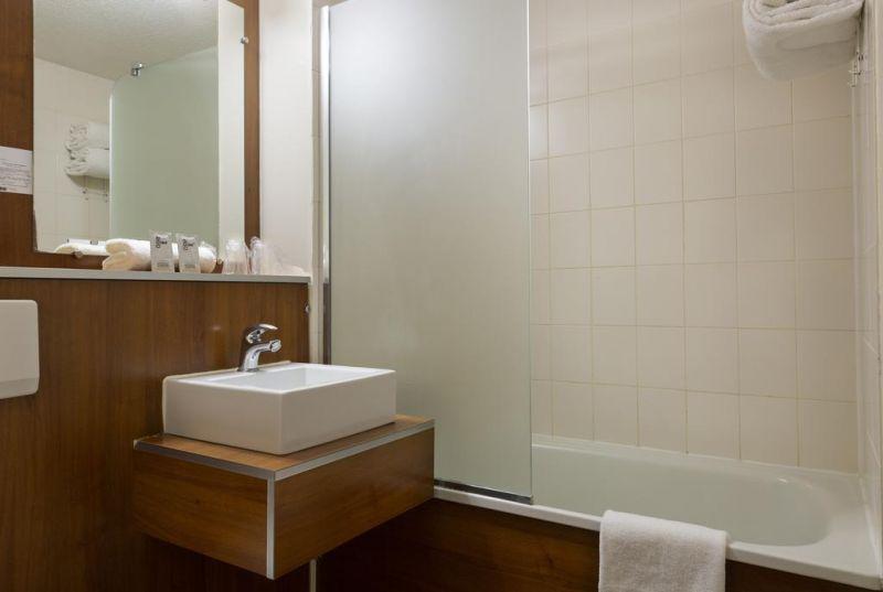 Comfort Hotel Aeroport Lyon St Exupery (Ex. Kyriad Lyon Aeroport Saint Exupery) 3*