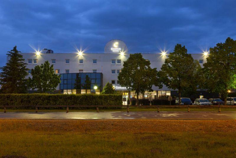 Comfort Hotel Aeroport Lyon St Exupery (Ex. Kyriad Lyon Aeroport Saint Exupery) 3*