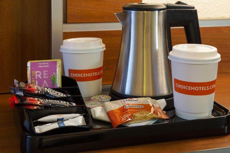 Comfort Hotel Aeroport Lyon St Exupery (Ex. Kyriad Lyon Aeroport Saint Exupery) 3*