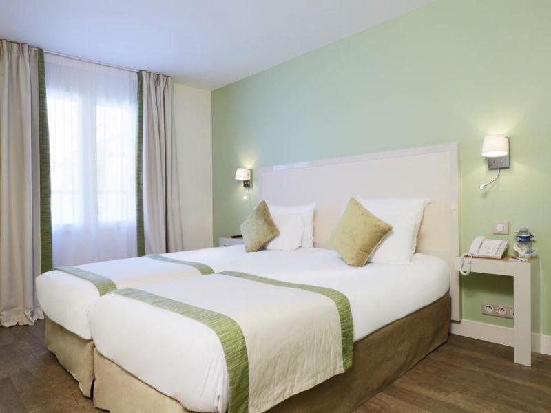Kyriad Paris 18 Porte De Clignancourt 3*