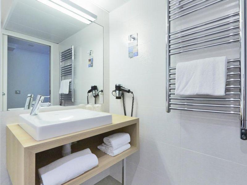 Kyriad Paris 18 Porte De Clignancourt 3*