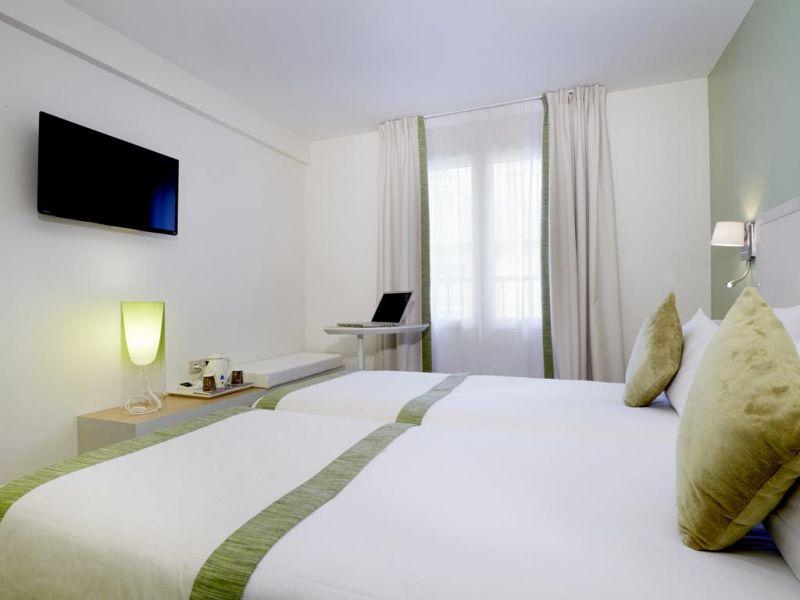 Kyriad Paris 18 Porte De Clignancourt 3*