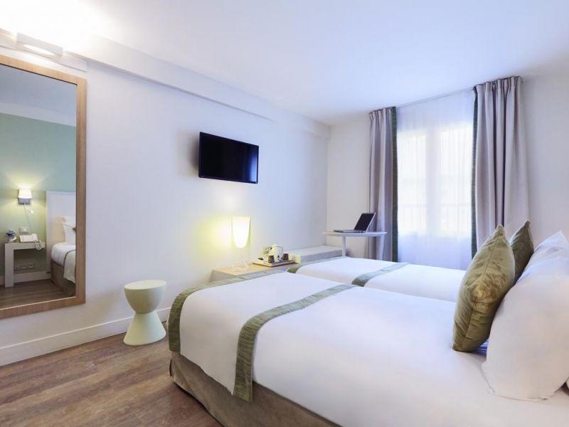 Kyriad Paris 18 Porte De Clignancourt 3*