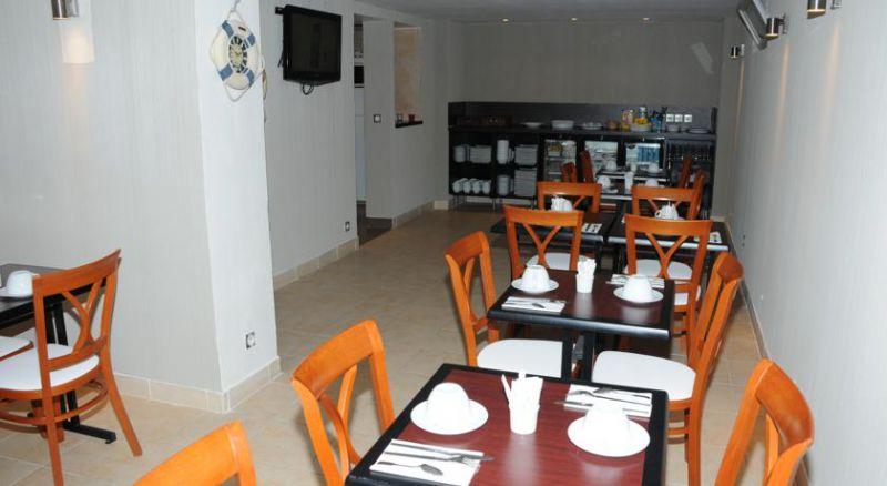 Le Patio Brancion 2*
