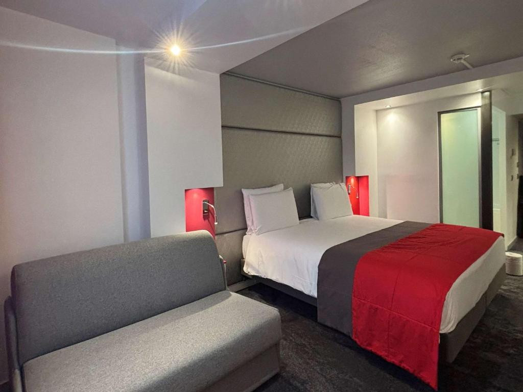 Mercure Paris Montmartre 4*