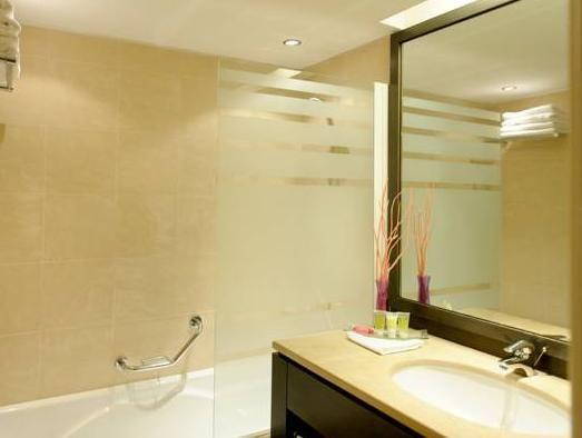 New Hotel Of Marseille Le Pharo 4*