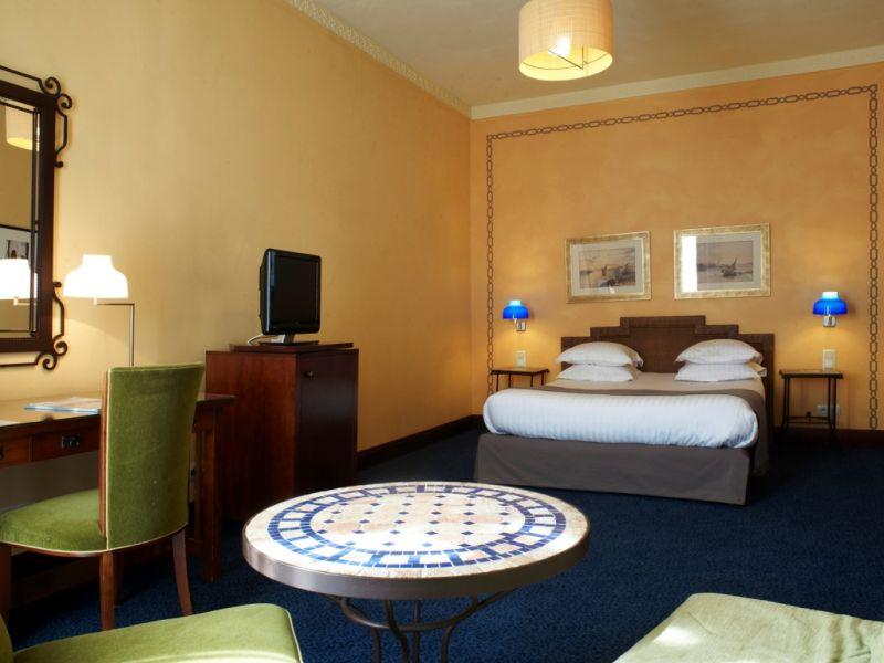 New Hotel Vieux Port 3*