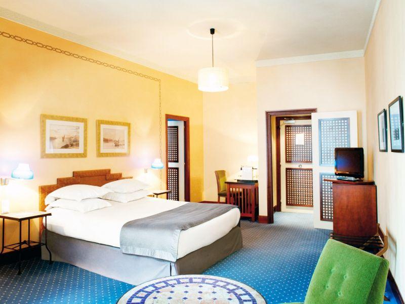 New Hotel Vieux Port 3*