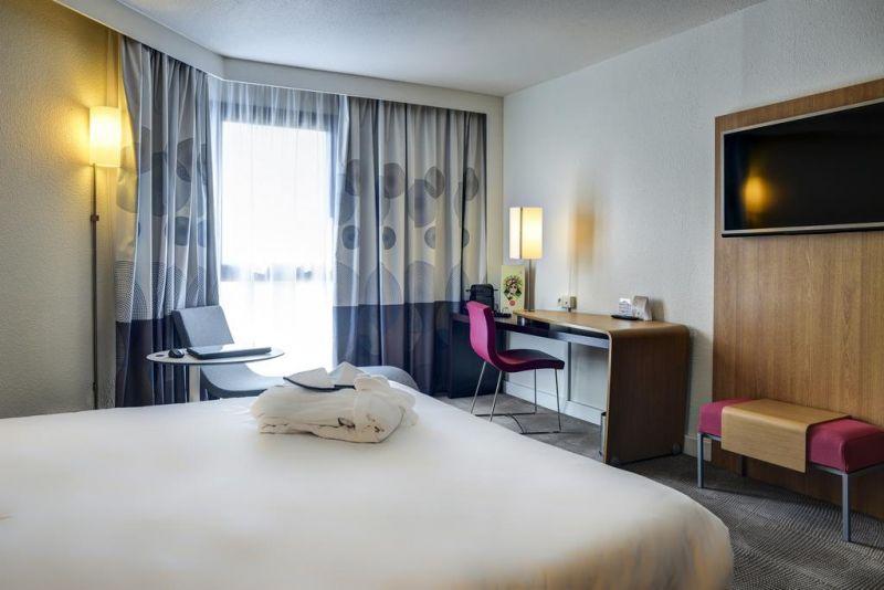 Novotel Paris Suresnes Longchamp 4*