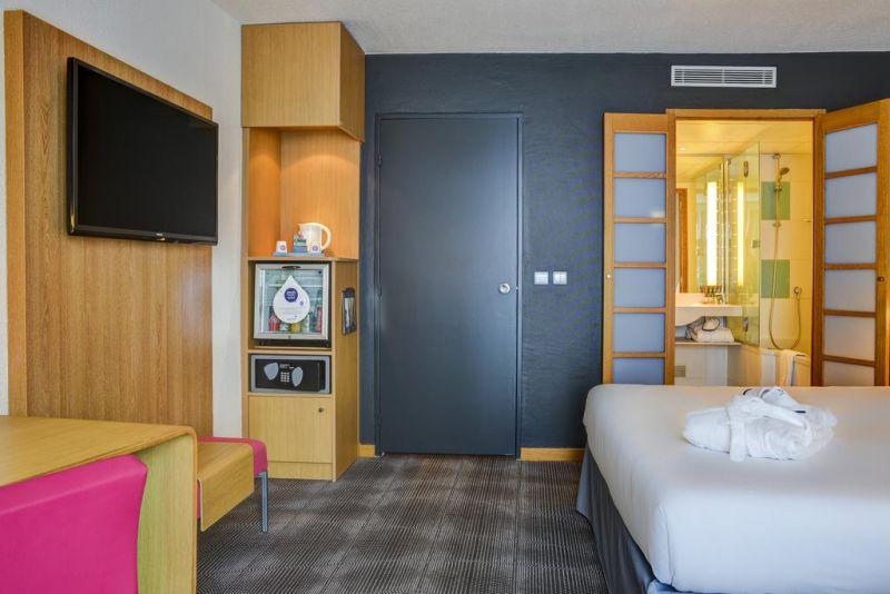 Novotel Paris Suresnes Longchamp 4*