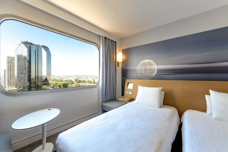 Novotel Tour Eiffel 4*