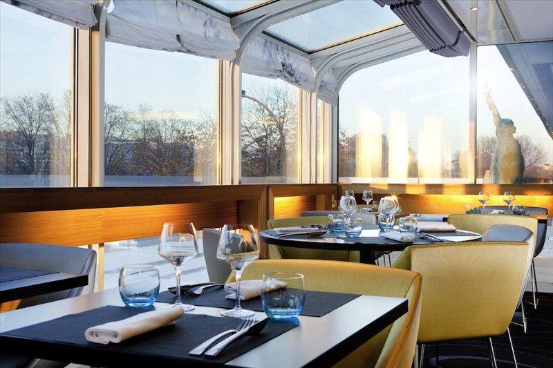 Novotel Tour Eiffel 4*
