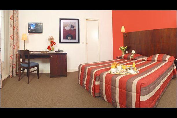 Opera Lafayette 3*