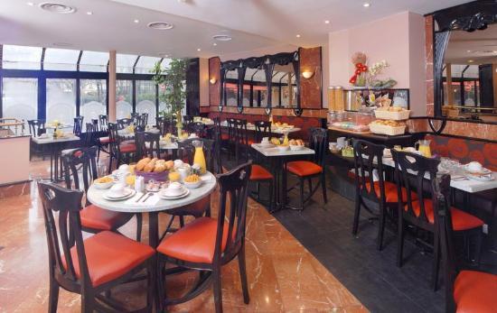 Opera Lafayette 3*