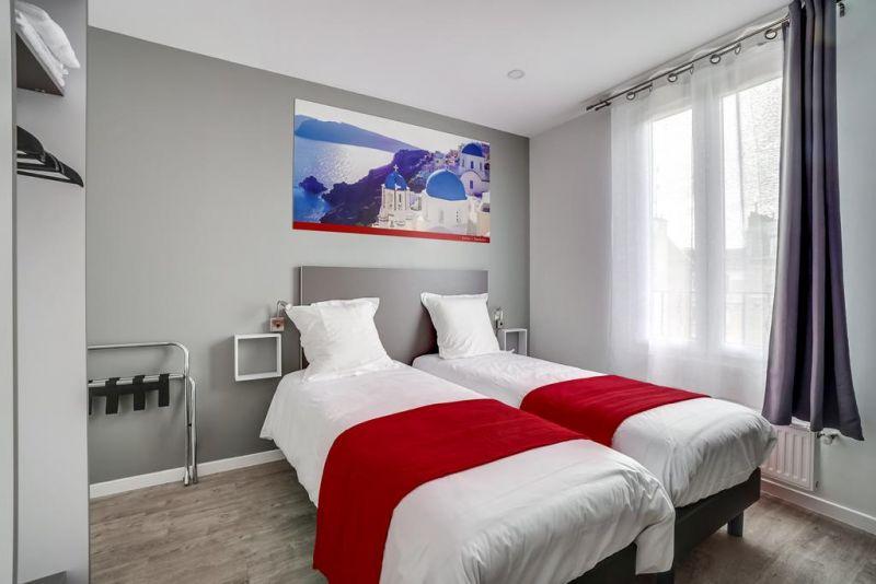 Paris Hotel Clichy 2*