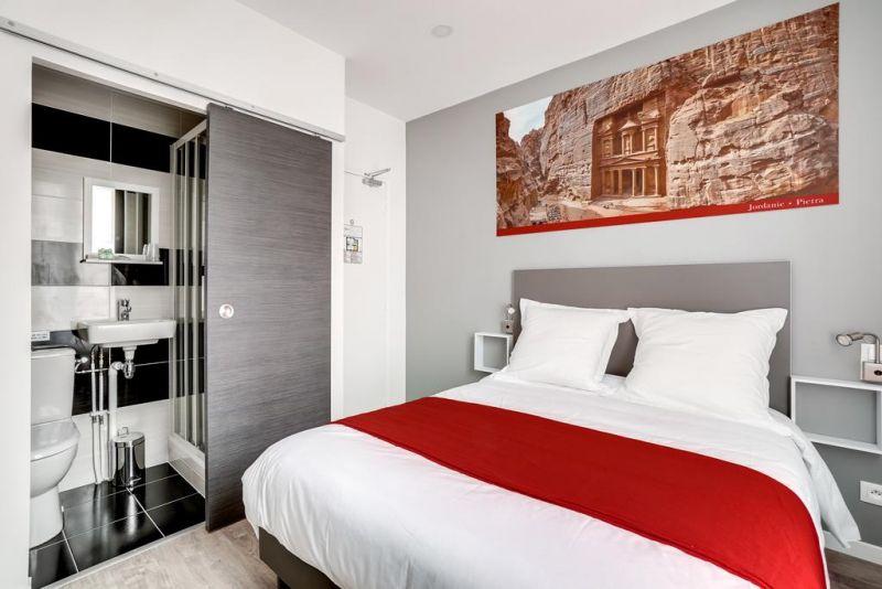 Paris Hotel Clichy 2*
