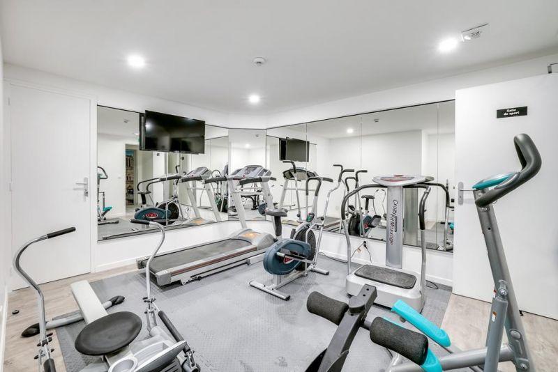 Paris Hotel Clichy 2*