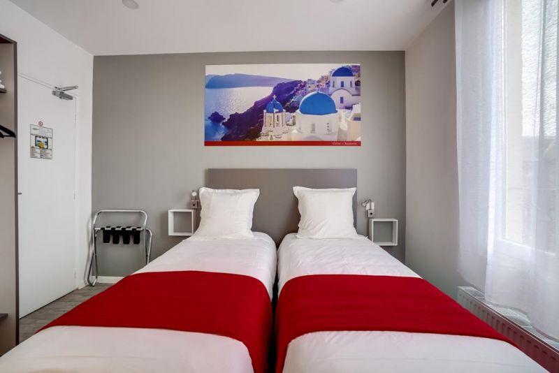 Paris Hotel Clichy 2*