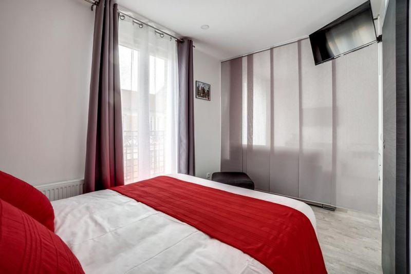 Paris Hotel Clichy 2*