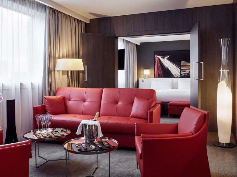 Pullman Paris La Defense 5*