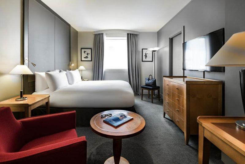 Pullman Paris La Defense 5*