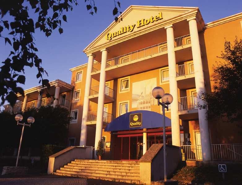 Quality Hotel Golf Rosny Sous Bois 3*