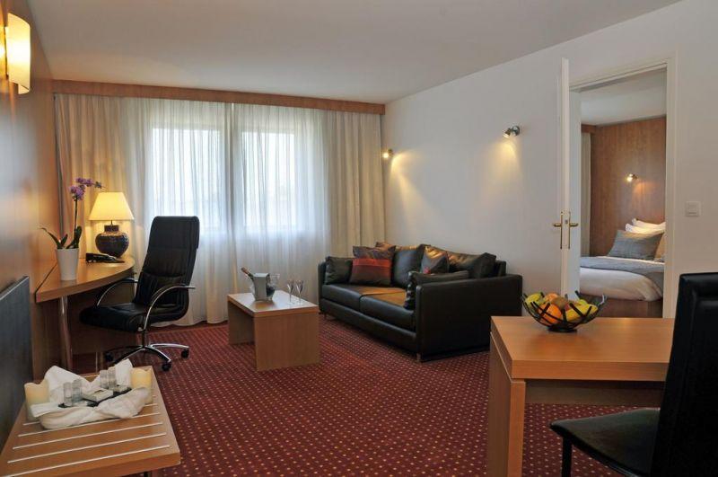 Quality Suites Bordeau Aeroport 4*