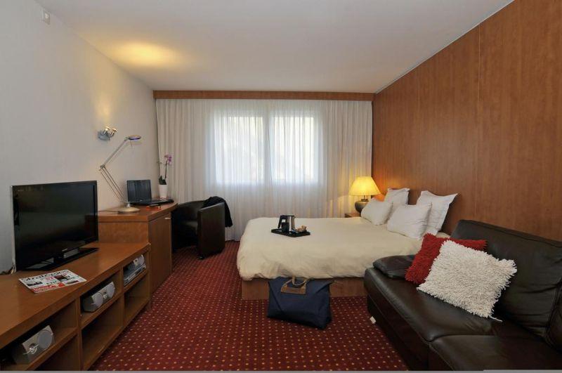 Quality Suites Bordeau Aeroport 4*