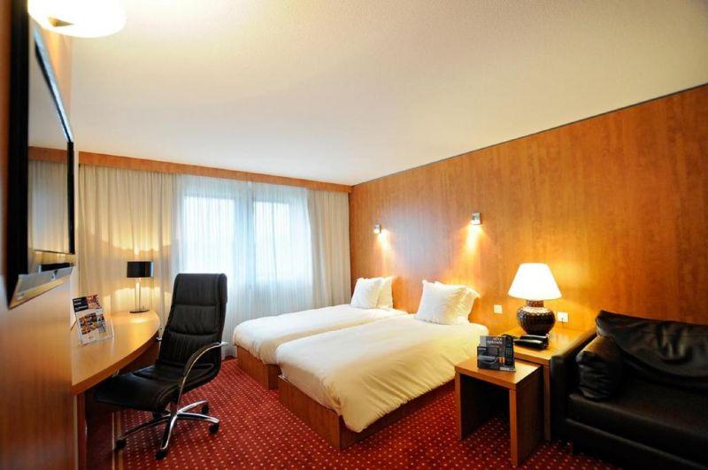 Quality Suites Bordeau Aeroport 4*