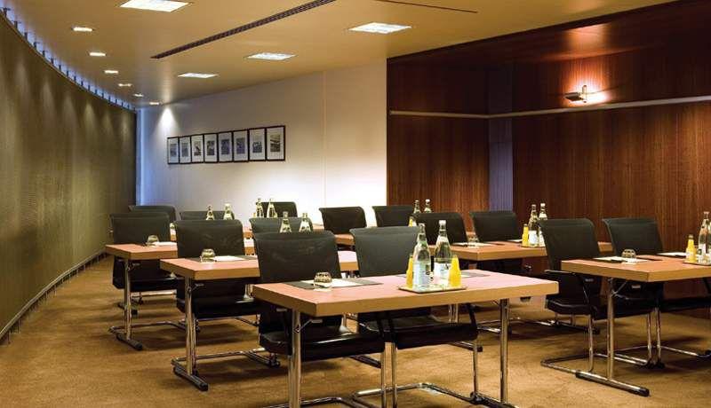 Sheraton Paris Airport Hotel & Conference Centre 4*
