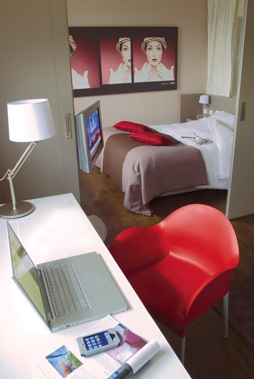 Standing Hotel Suites 4*