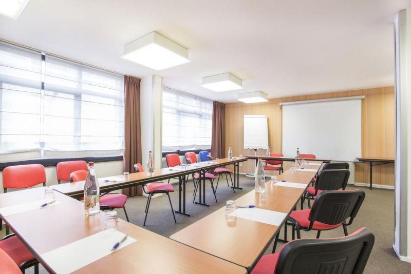 Canal Suites (Ex. Suite Home Paris Porte De Pantin) 3*