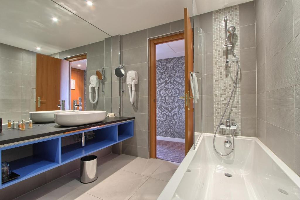 Timhotel Opera Blanche Fontaine (Ex. Tryp) 4*
