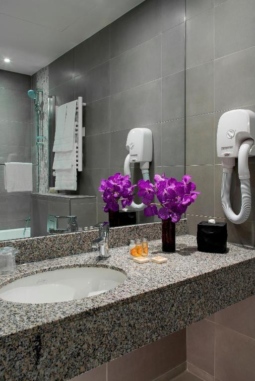 Timhotel Opera Blanche Fontaine (Ex. Tryp) 4*