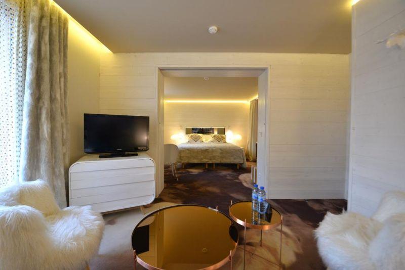 Tsanteleina 3*