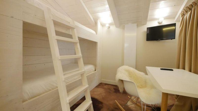 Tsanteleina 3*
