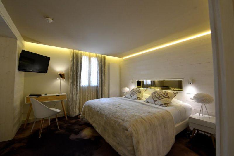 Tsanteleina 3*