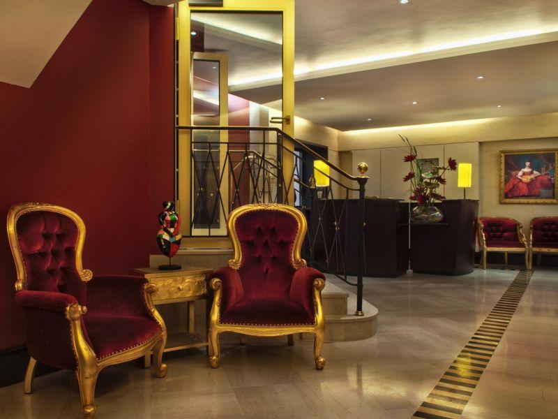 Waldorf Trocadero 4*