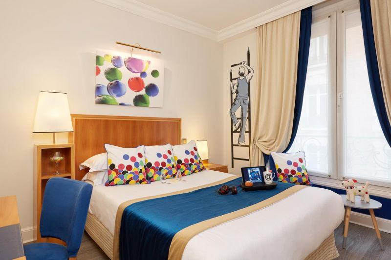 Waldorf Trocadero 4*
