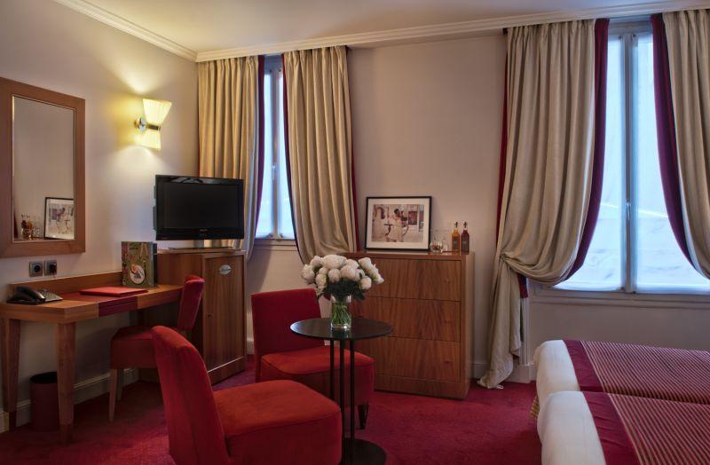 Waldorf Trocadero 4*