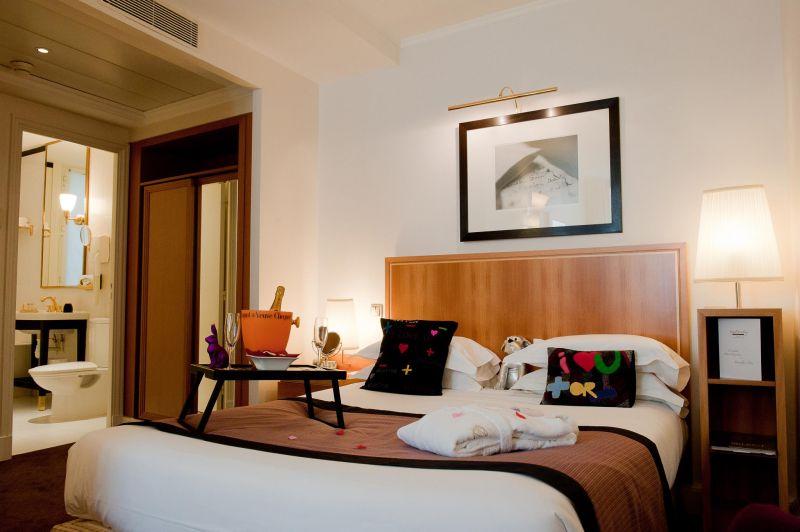 Waldorf Trocadero 4*