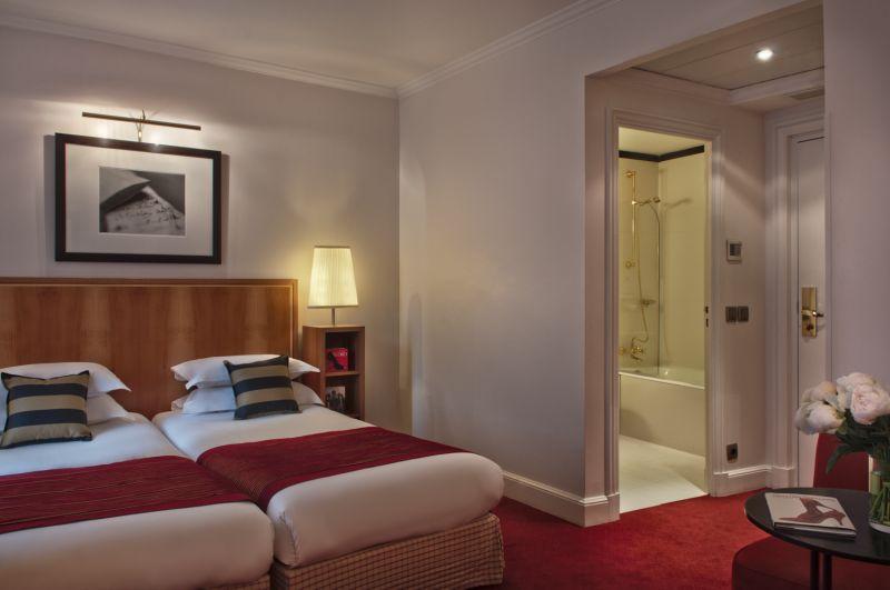 Waldorf Trocadero 4*