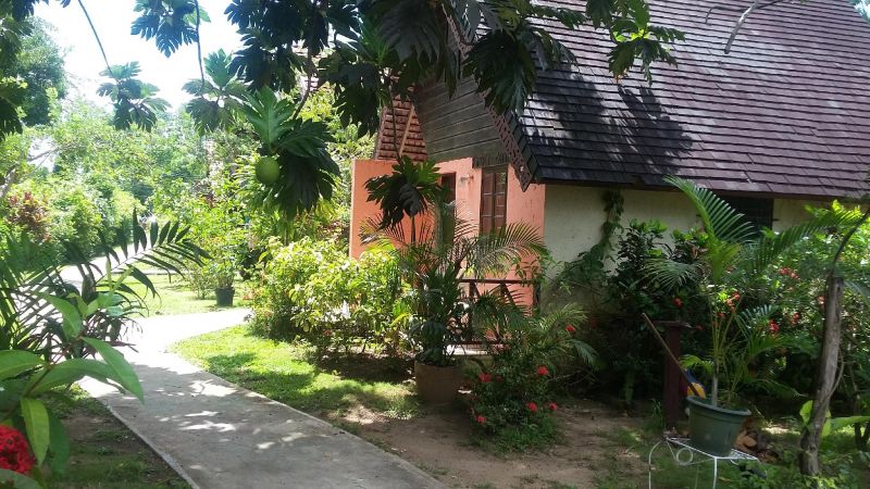 Firefly Beach Cottages 3*