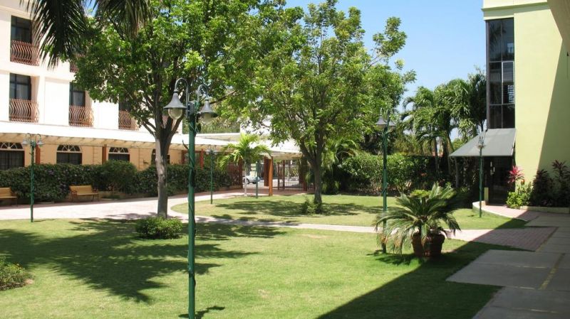 Knutsford Court Hotel 3*
