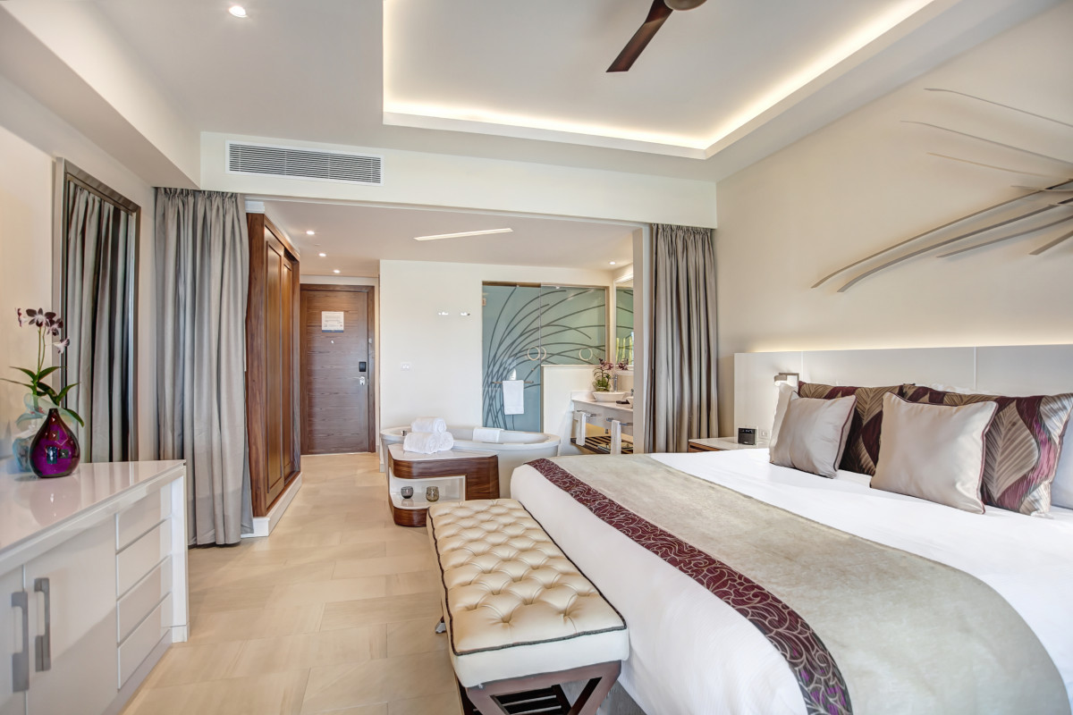 Royalton Blue Waters 5*