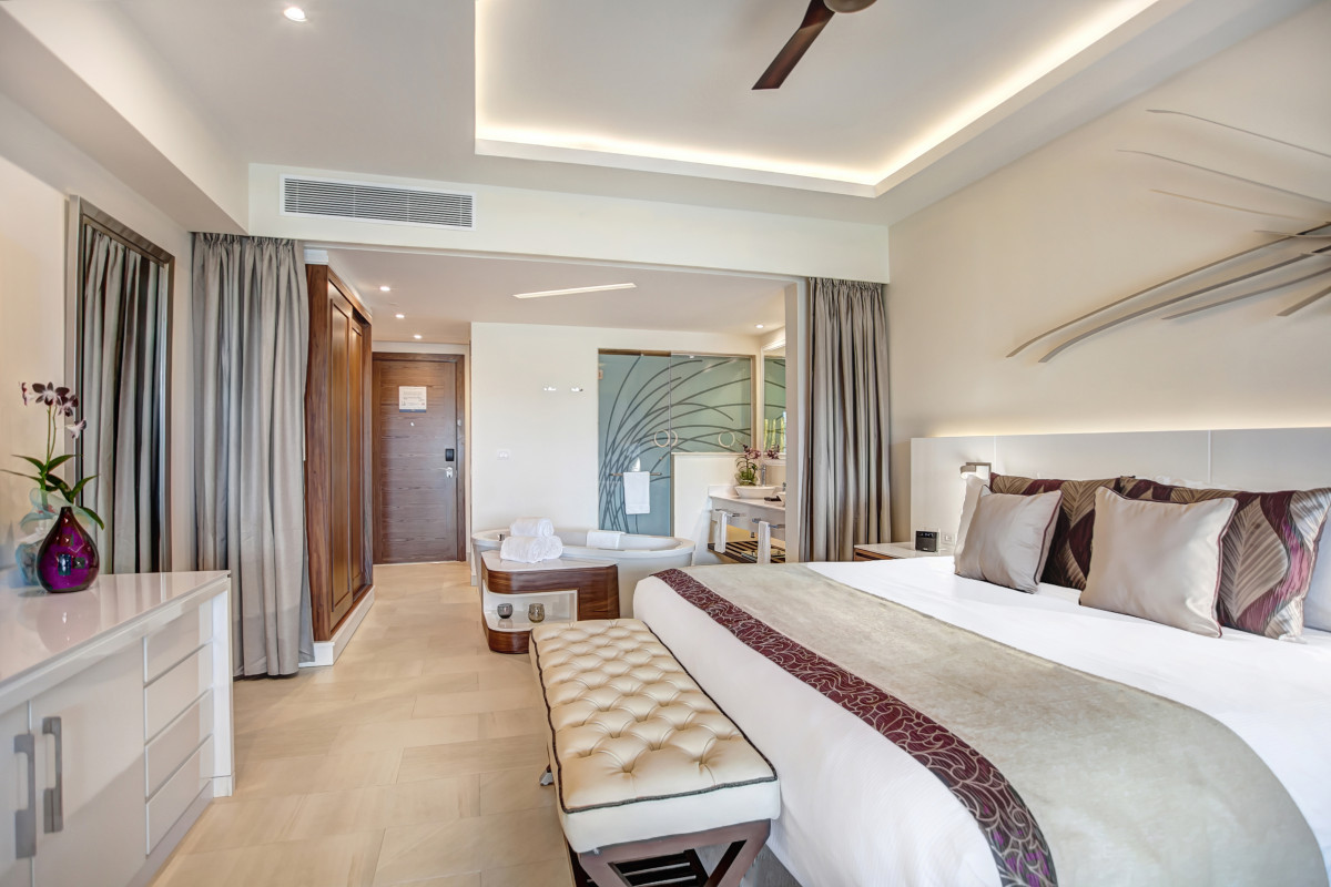 Royalton Blue Waters 5*