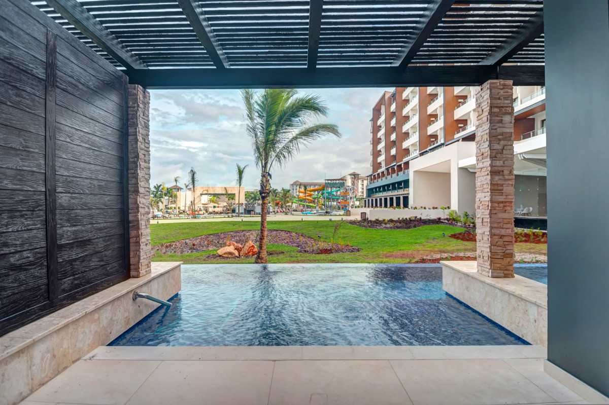 Royalton Blue Waters 5*