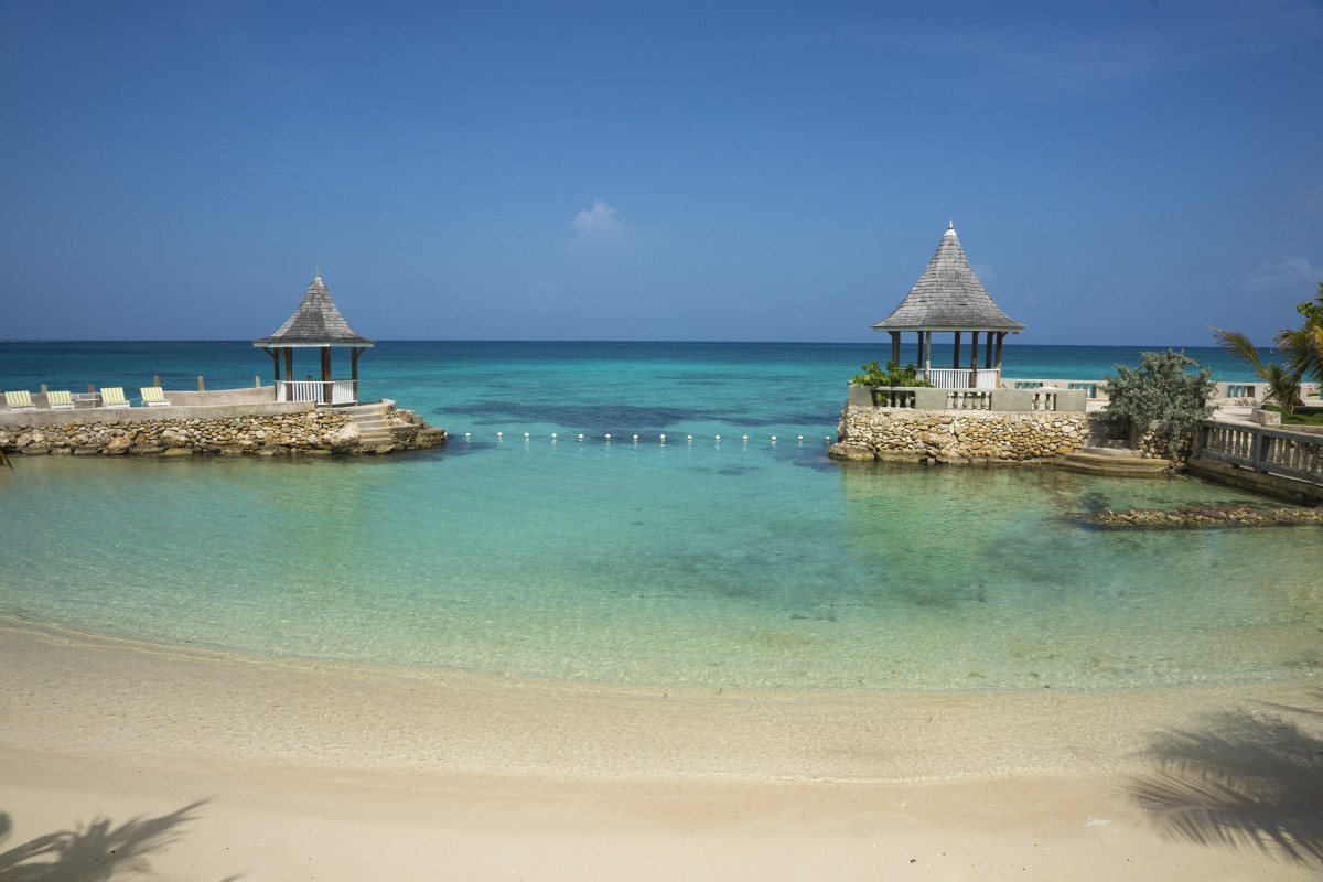 Seagarden Beach Resort 4*