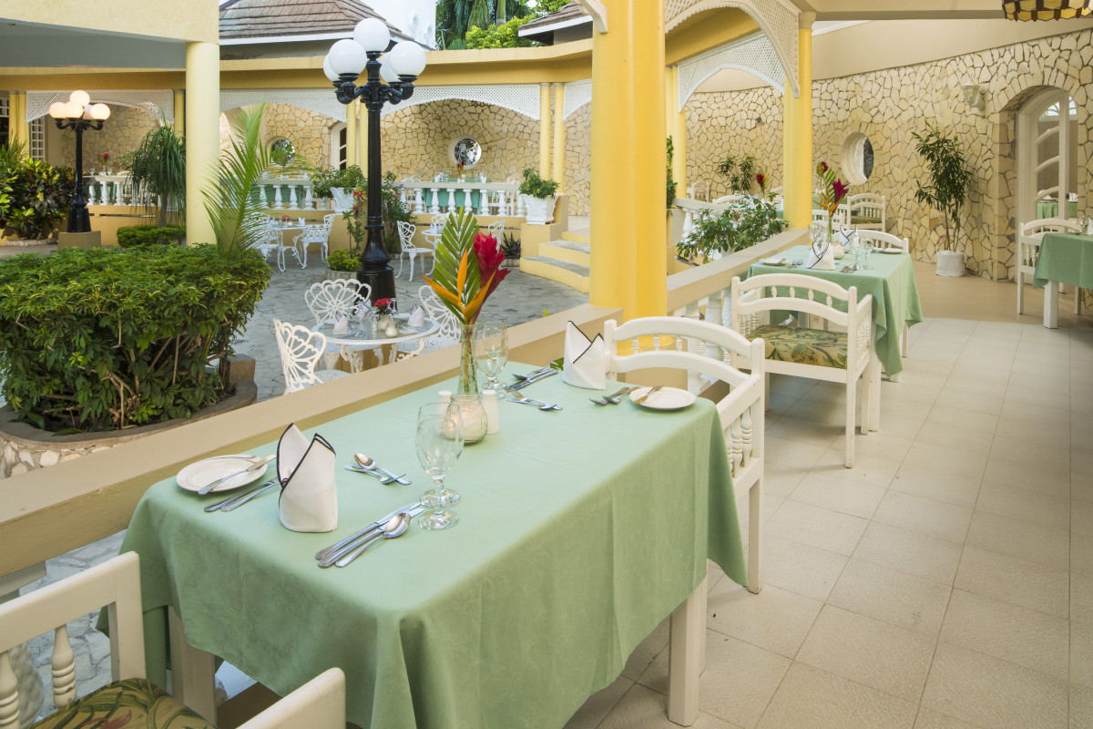 Seagarden Beach Resort 4*